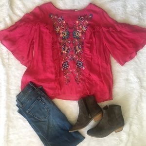 NWT Umgee Embroidery Floral Top